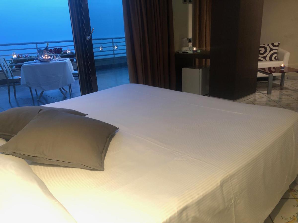 Hotel Ancora 폰테카냐노 외부 사진