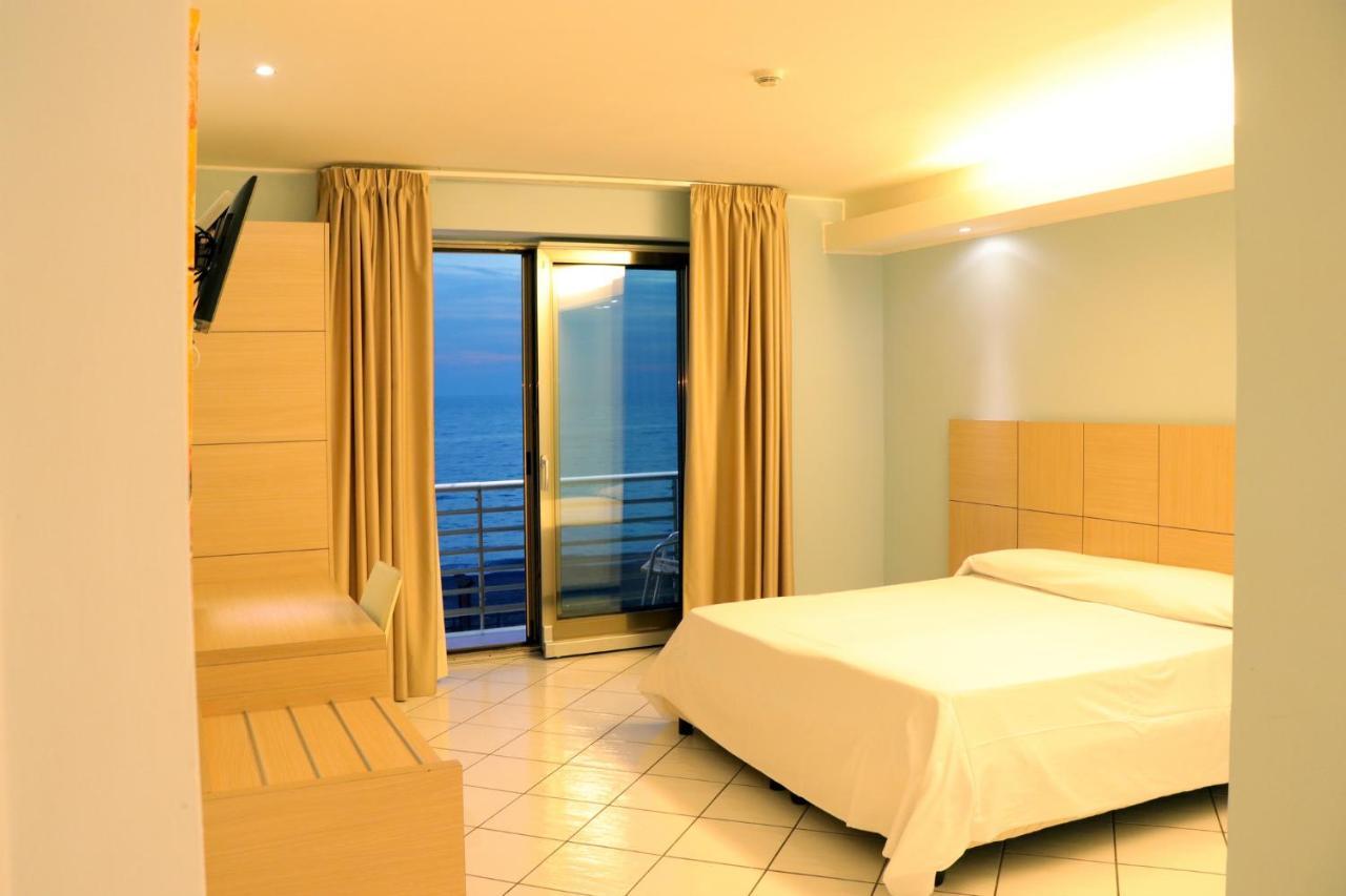 Hotel Ancora 폰테카냐노 외부 사진